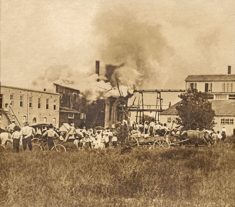 Fire at mill, Greenville, Texas