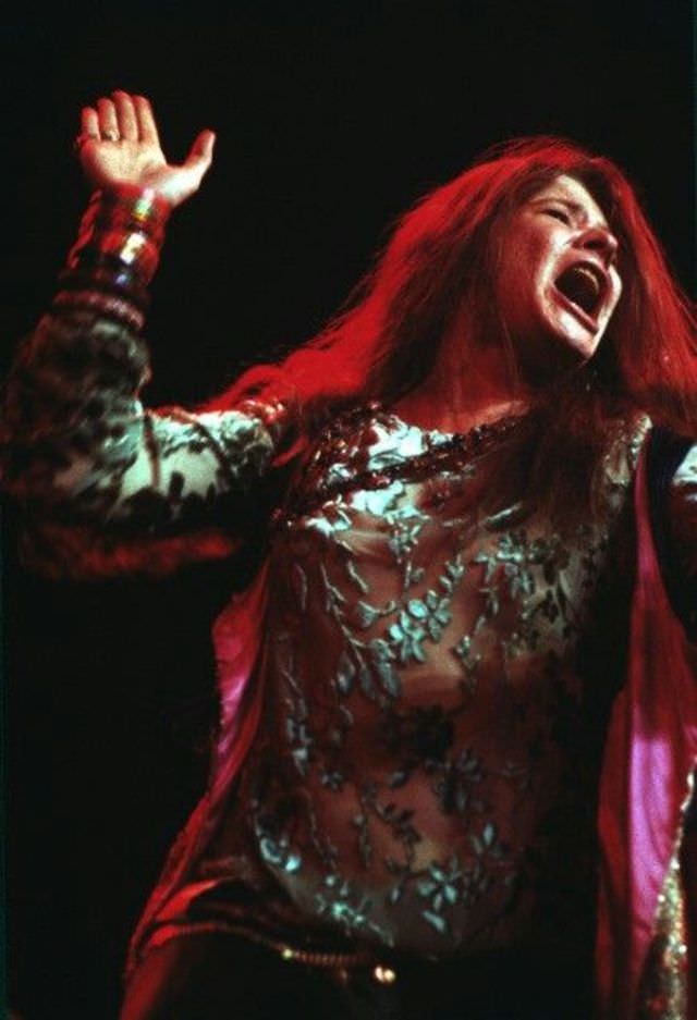 Janis Joplin On The Stage: Photos Depicting The Best Moments Of Iconic Rockstar