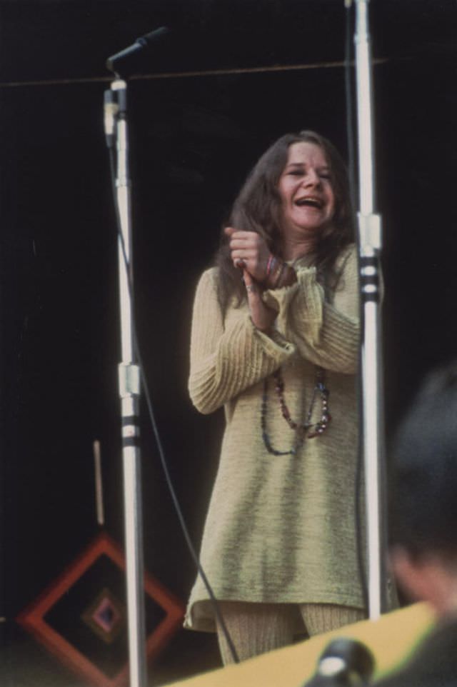 Janis Joplin On The Stage: Photos Depicting The Best Moments Of Iconic Rockstar