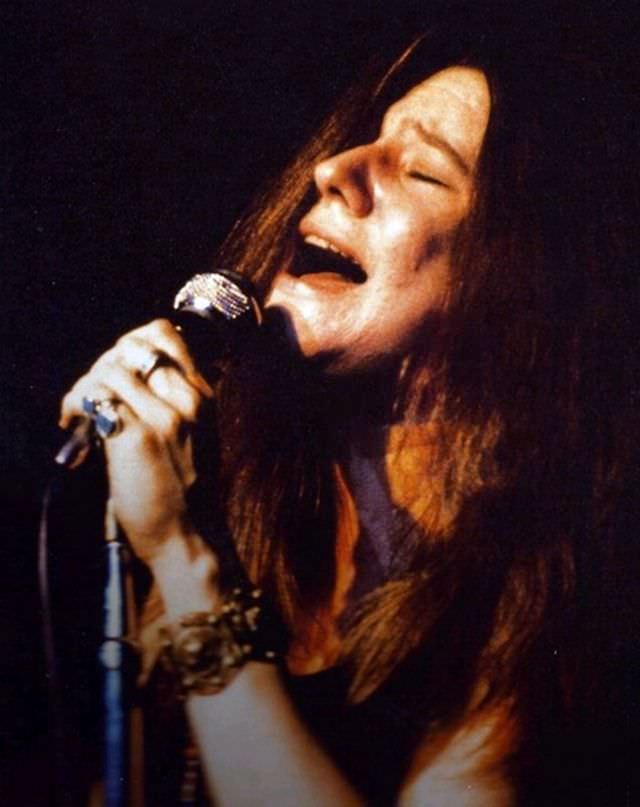 Janis Joplin On The Stage: Photos Depicting The Best Moments Of Iconic Rockstar