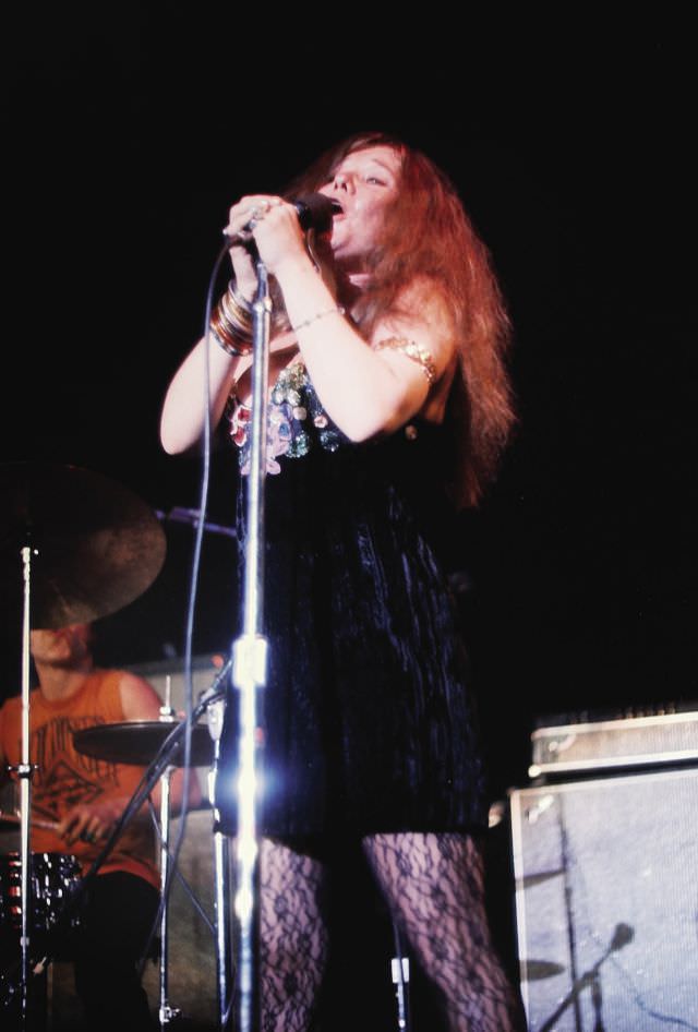 Janis Joplin On The Stage: Photos Depicting The Best Moments Of Iconic Rockstar