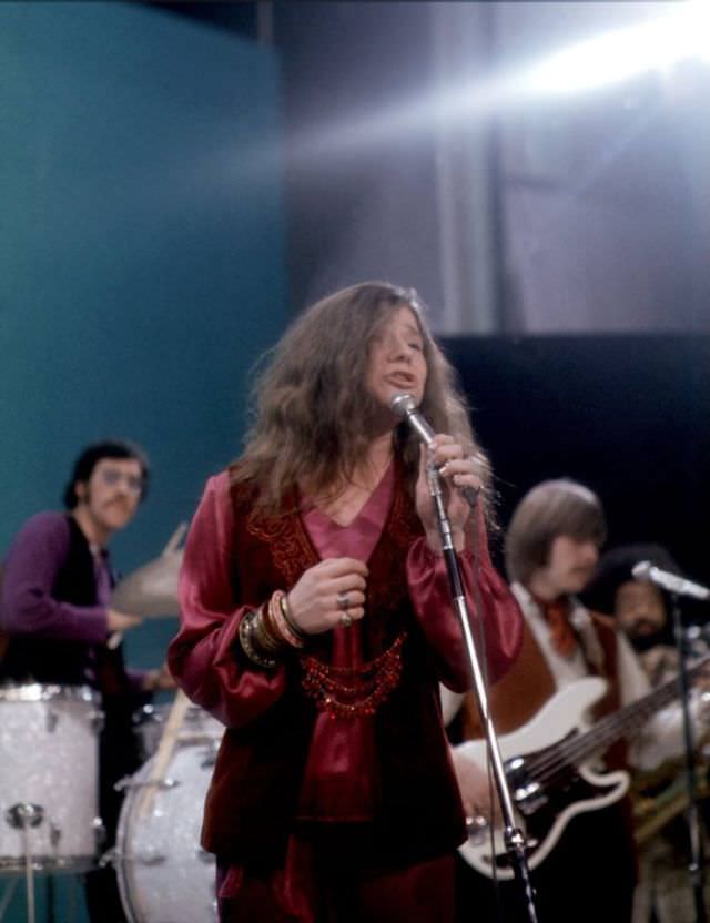 Janis Joplin On The Stage: Photos Depicting The Best Moments Of Iconic Rockstar