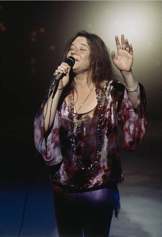 Janis Joplin On The Stage: Photos Depicting The Best Moments Of Iconic Rockstar