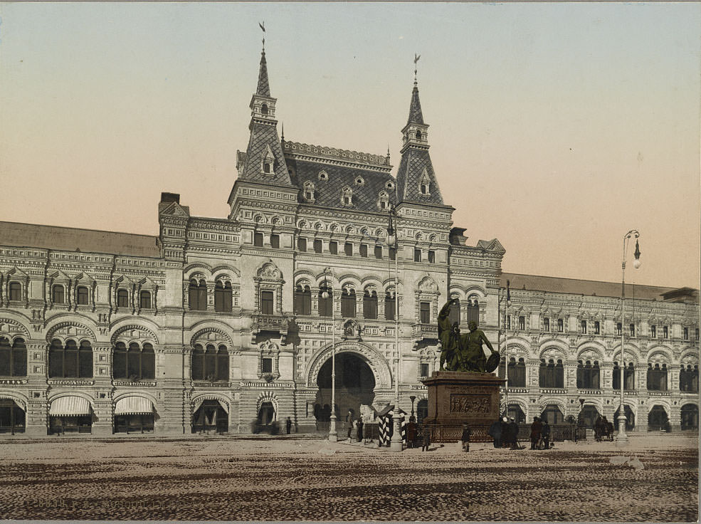 Le Portail des Nowo Rjädy, Moscow, 1890s