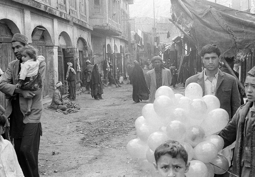 A quiet scene in a street through the bazaar of Kabul, on December 31, 1969.