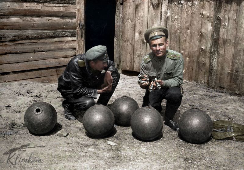 Russian soldiers