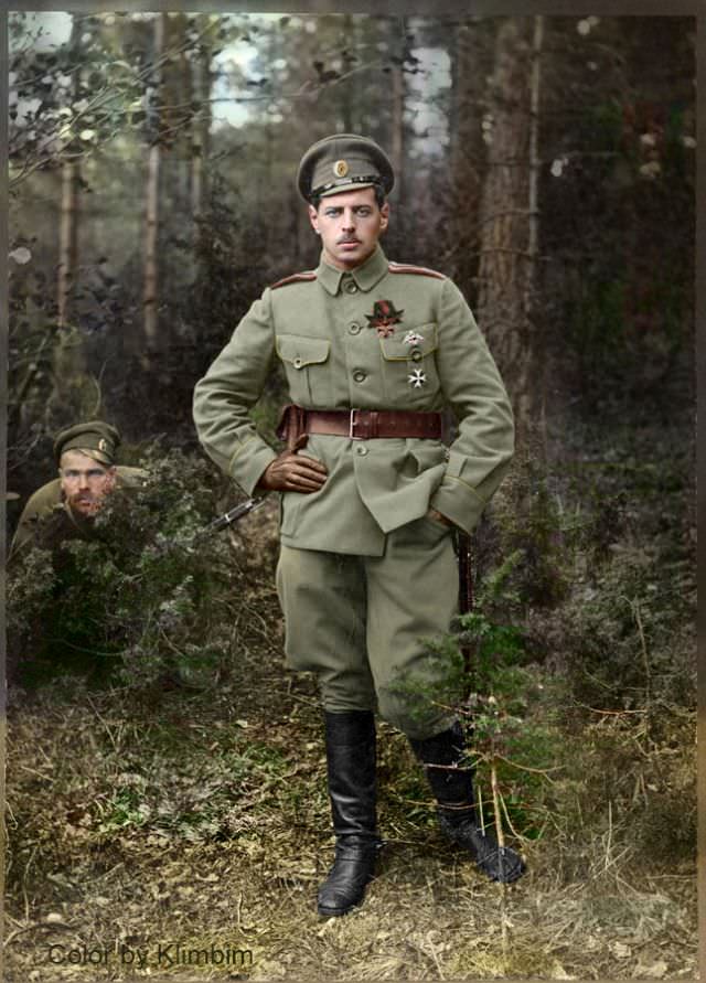 The captain L-T Lithuanian Regiment Bogutskiy with the Order of St. Vladimir 4 degrees with swords