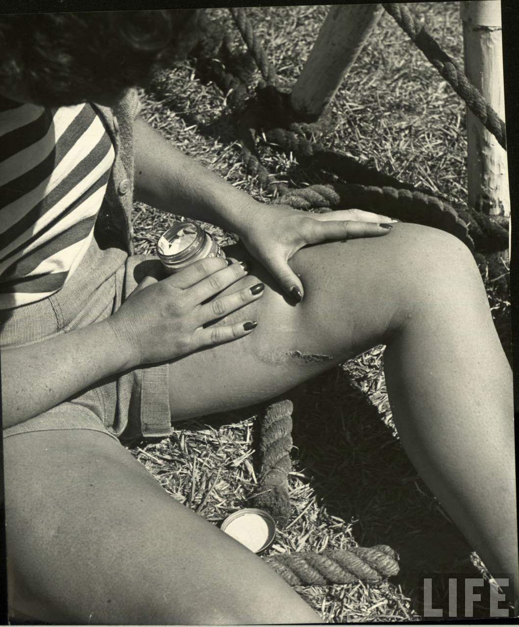 Circus Girls Of Sarasota: Vintage Photos Documenting Daily Life of Sassy Acrobat Performers, 1949