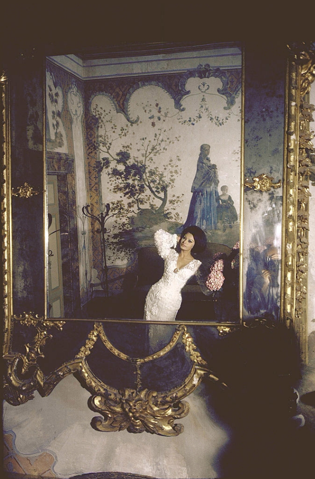 Sophia Loren in one of the rooms of her villa.