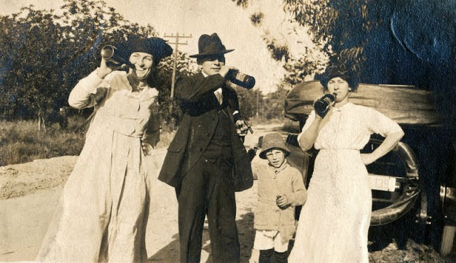 A family drinking a day before prohibition.