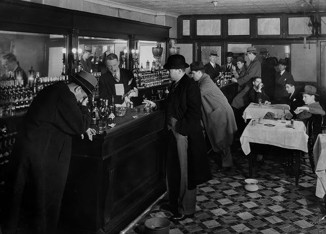 In the heart of a business section Thomas keeps this speakeasy on the second floor. Drinking starts at 8:30 A.M. when full-bellied Irish contractors drop in for a solidly comforting rye.