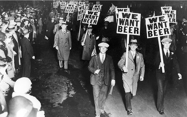 Freedom advocates demand the end of alcohol prohibition, 1930s