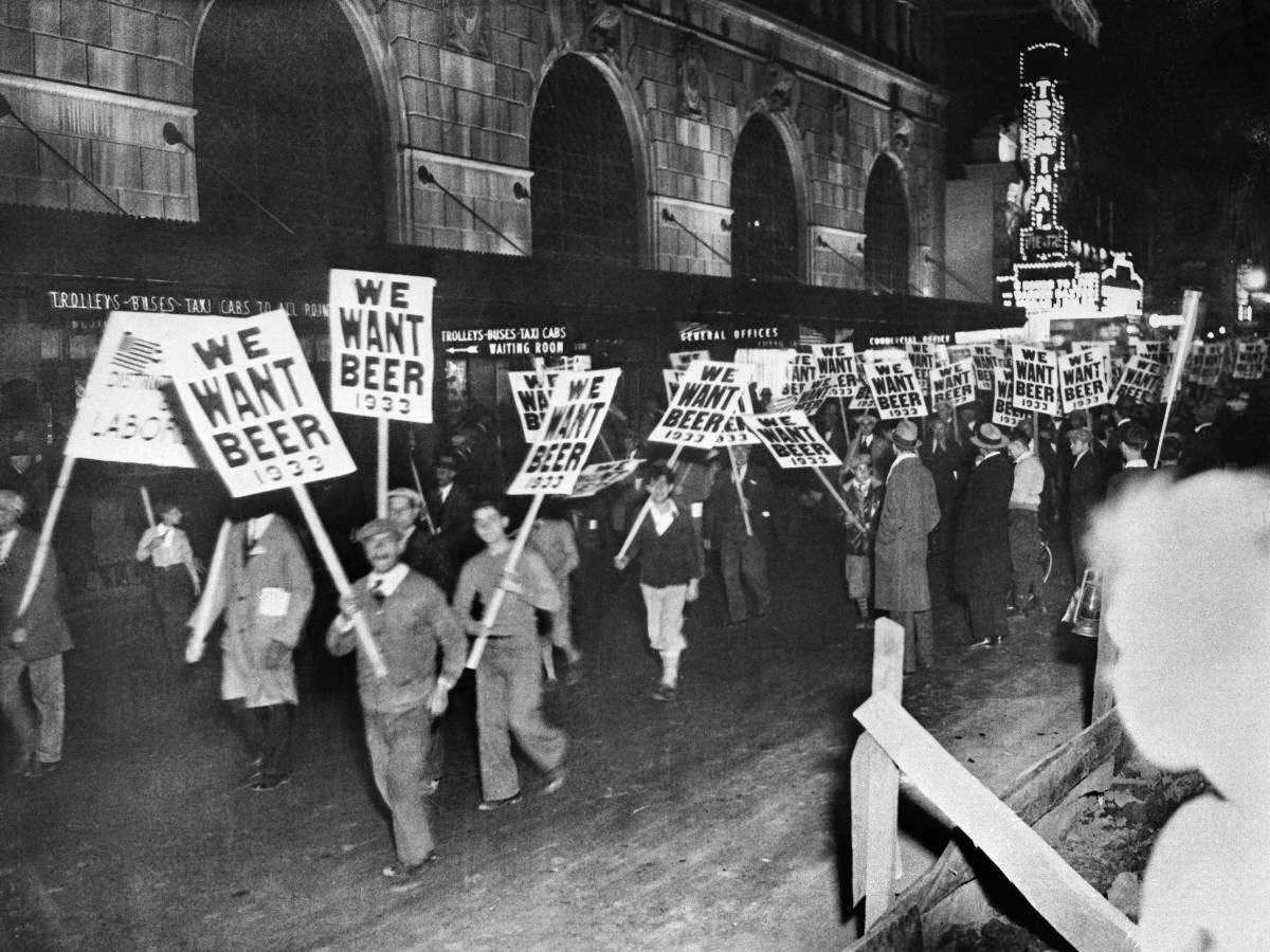 Protestors march in New York City on November 10, 1932, calling for the end of Prohibition.