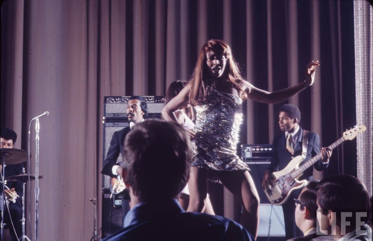 Tina In Full Swing: Stunning Photos Showing Tina Turner Performing On The Stage