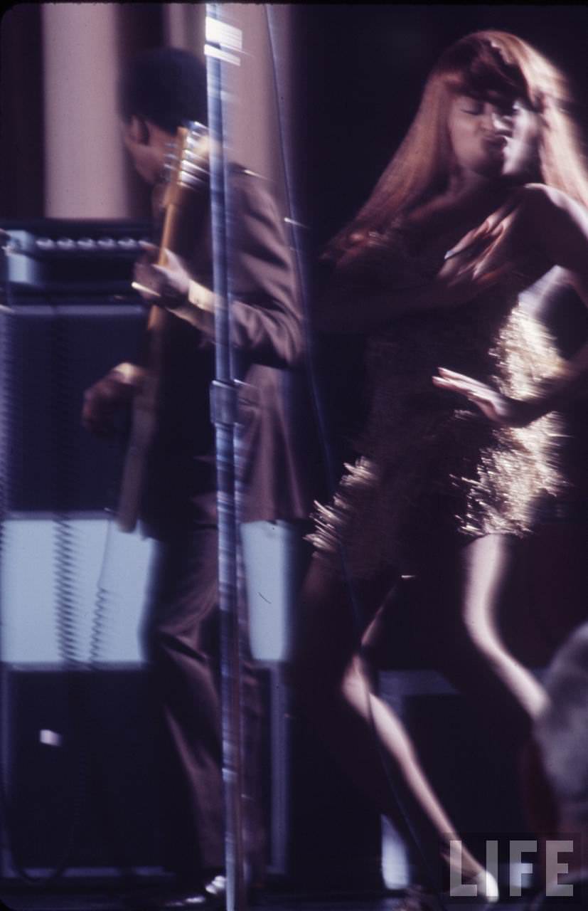 Tina In Full Swing: Stunning Photos Showing Tina Turner Performing On The Stage