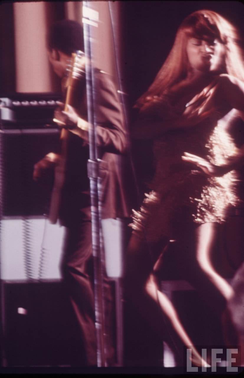 Tina In Full Swing: Stunning Photos Showing Tina Turner Performing On The Stage