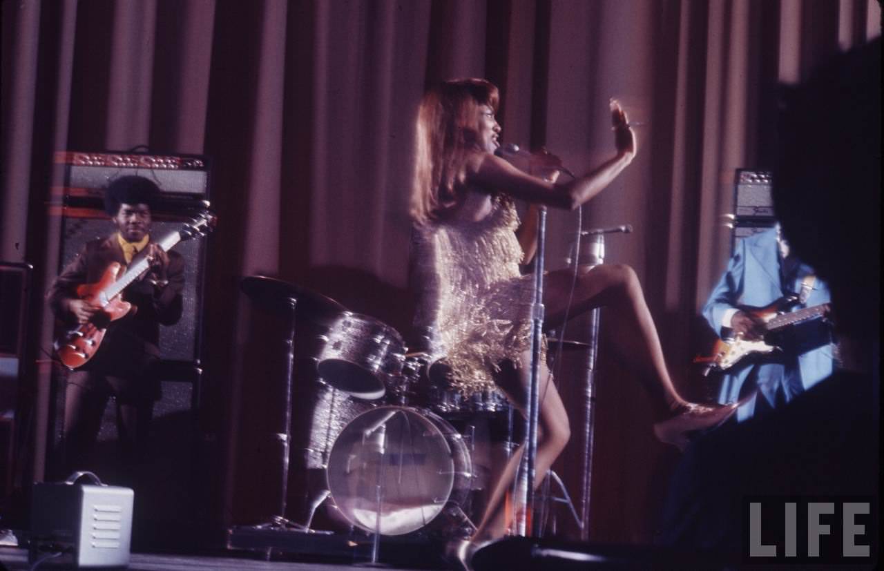 Tina In Full Swing: Stunning Photos Showing Tina Turner Performing On The Stage