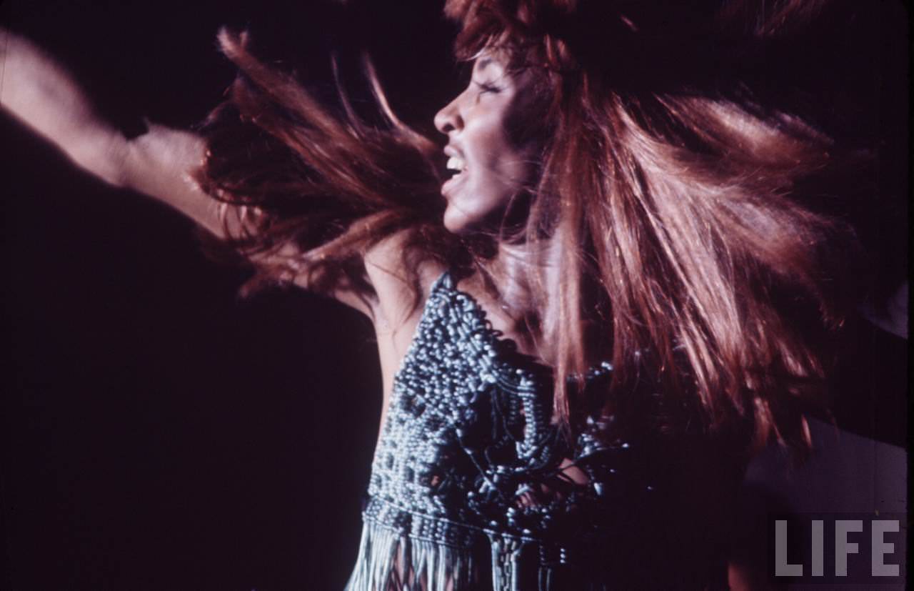 Tina In Full Swing: Stunning Photos Showing Tina Turner Performing On The Stage