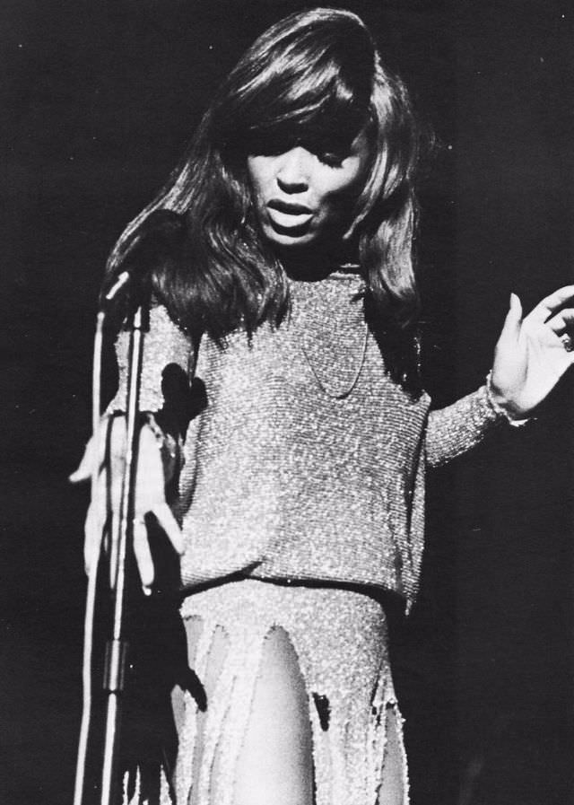 Tina In Full Swing: Stunning Photos Showing Tina Turner Performing On The Stage