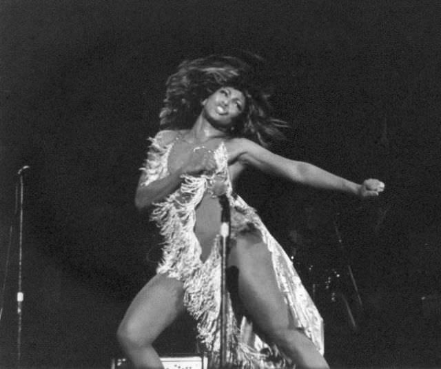 Tina In Full Swing: Stunning Photos Showing Tina Turner Performing On The Stage