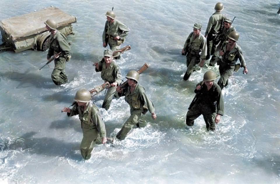 US 1st Cavalry Division crossing the Pasig River, Manilla in February 1945. Around 41,500 US troops were declared missing or dead during the Pacific War.