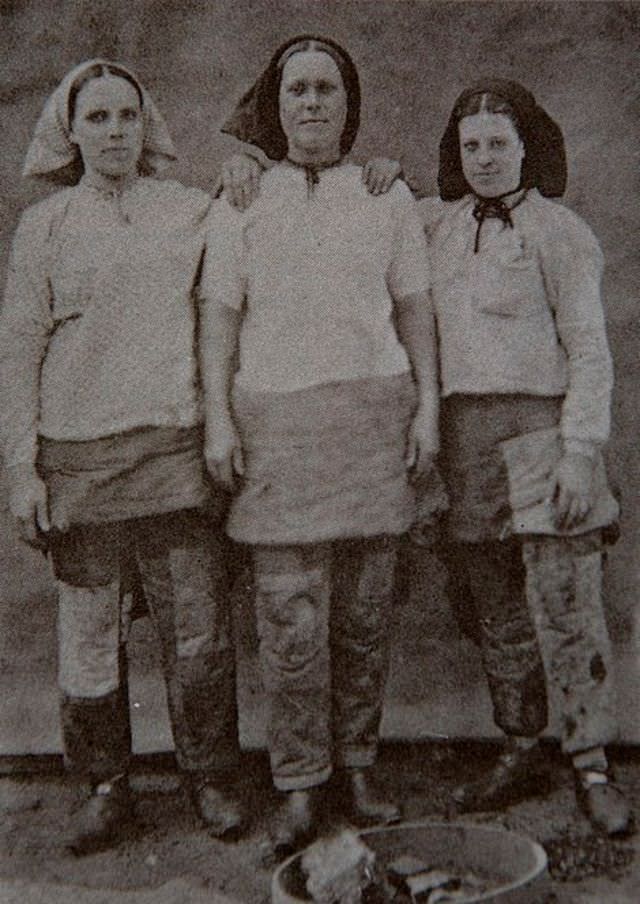 Wigan’s Pit Brow Women: Photos Depicting Poor Working Conditions Of Women Miners In Victorian England