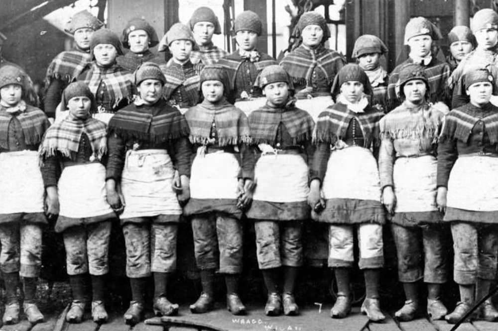 Wigan’s Pit Brow Women: Photos Depicting Poor Working Conditions Of Women Miners In Victorian England