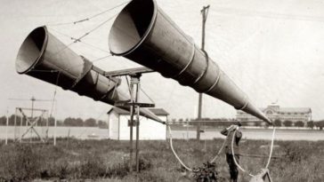 Giant acoustic horns