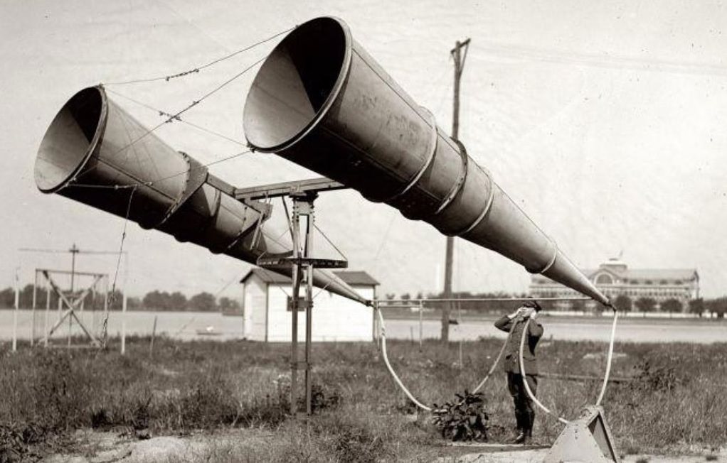 Giant acoustic horns