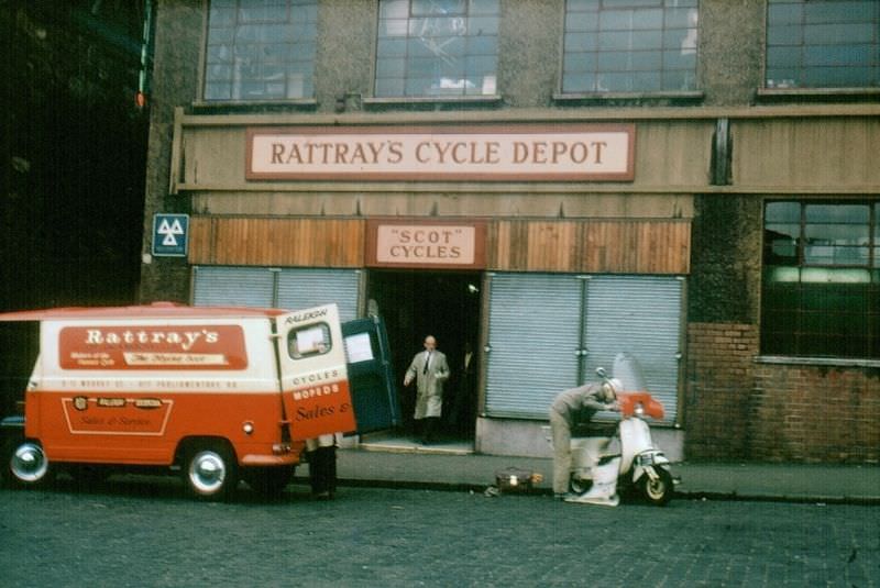 Rattray's Cycle Depot, 7-11 Murray Street, September 1966