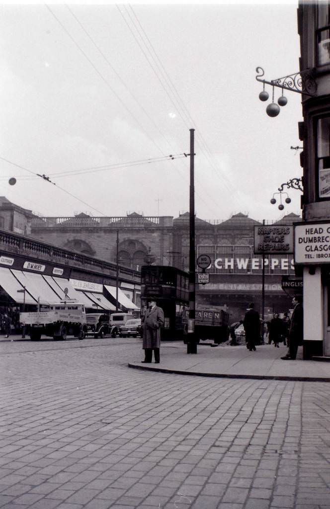 1960s Glasgow: Stunning Photos Documenting Streets Scenes And Everyday Life