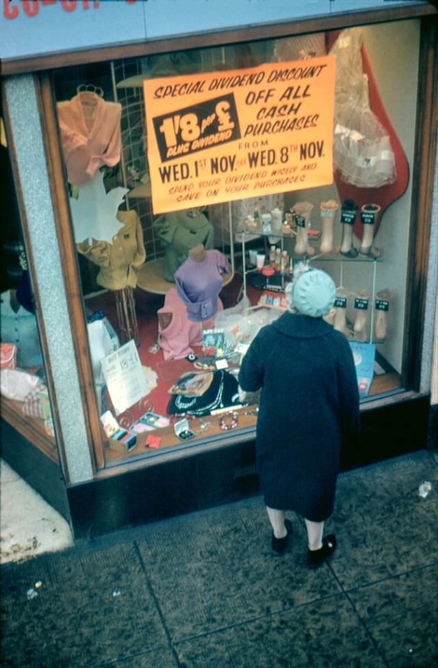 Co-operative shop, possibly Westmuir Street, 1961