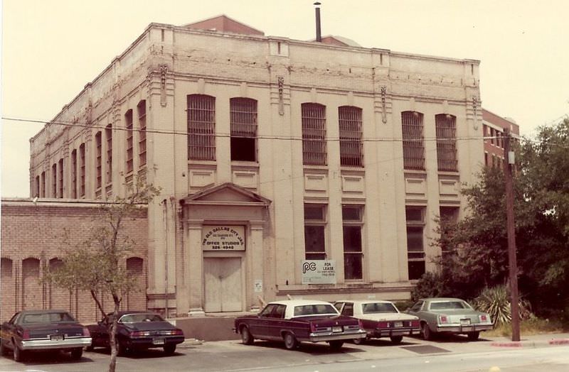 Old Dallas City Jail building, 1981