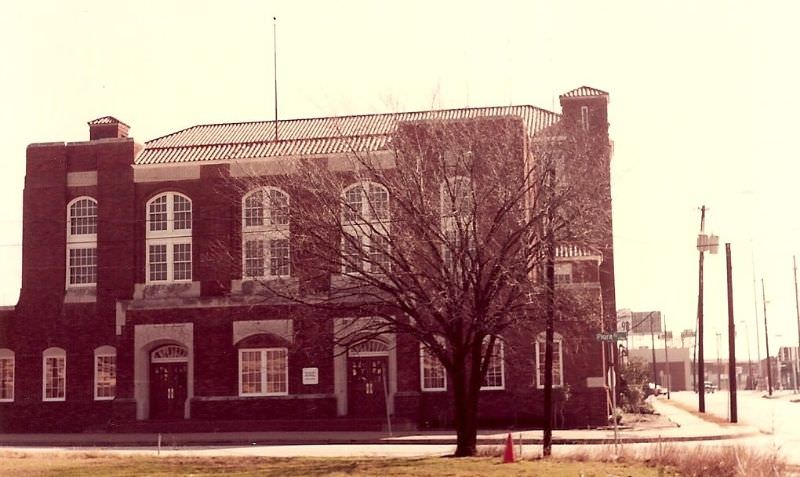 Old Moorland YMCA, Flora Street and Boll, 1982