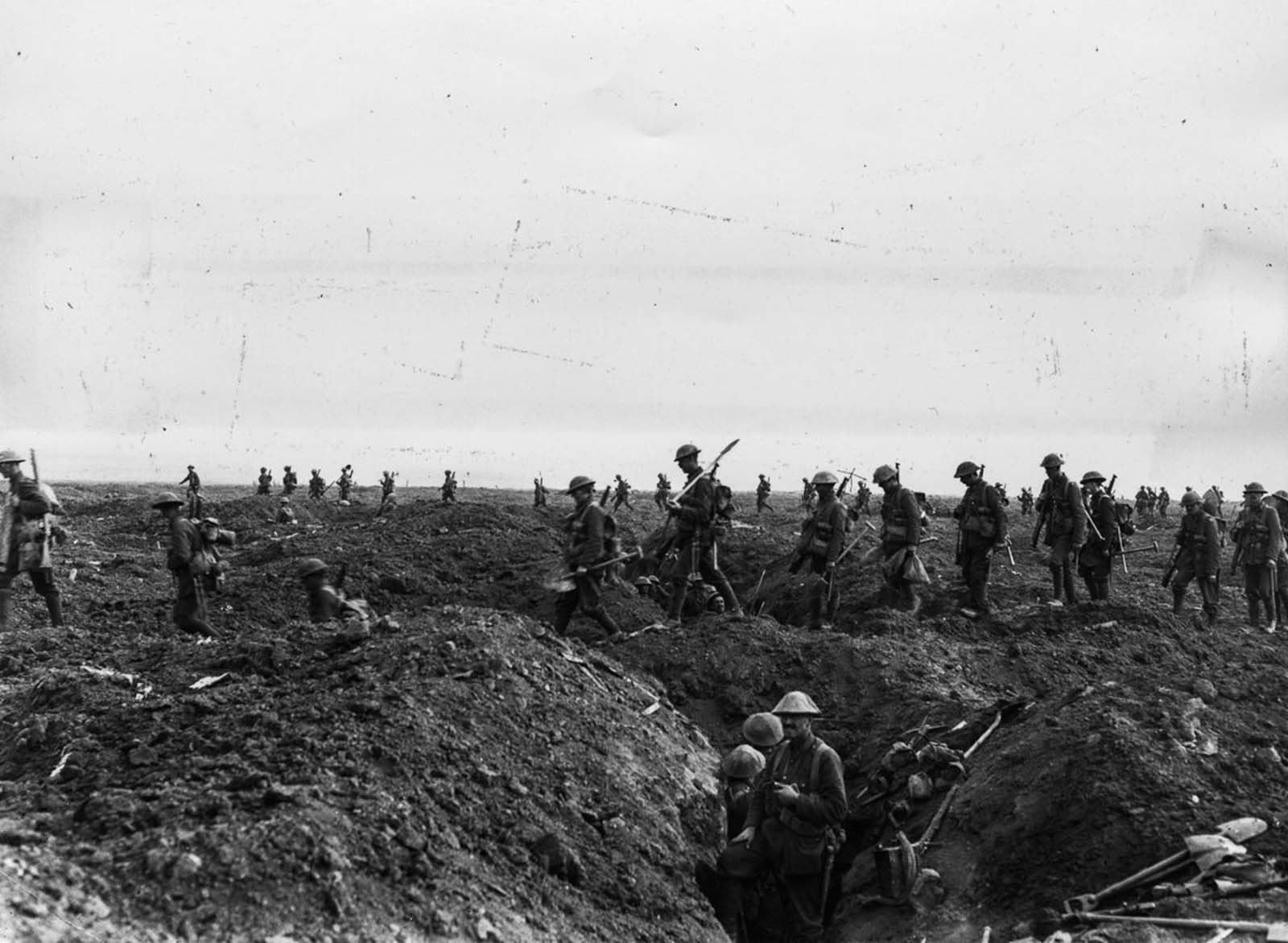 Reinforcements cross the old German front line during the advance towards Flers. September 15, 1916.