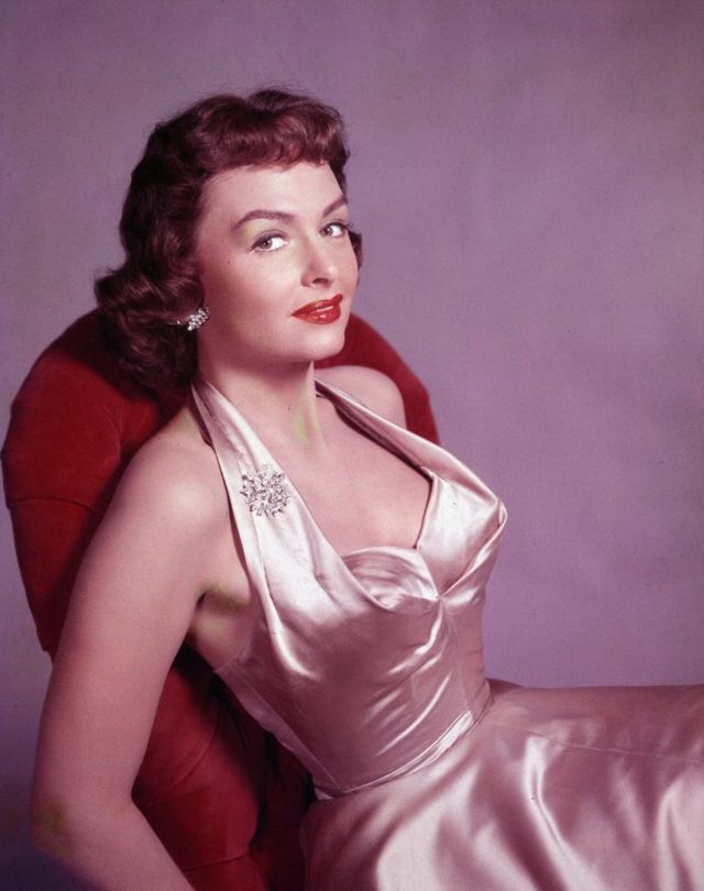 Donna Reed: The Epitome of Grace and Warmth in Hollywood's Golden Age