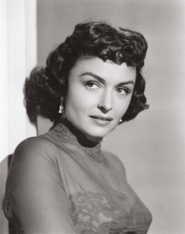 Donna Reed: The Epitome of Grace and Warmth in Hollywood's Golden Age