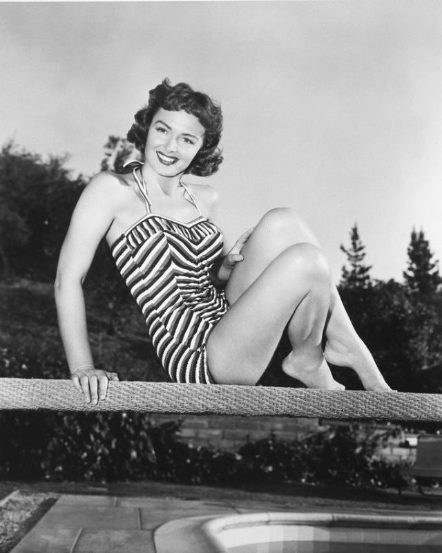 Donna Reed: The Epitome of Grace and Warmth in Hollywood's Golden Age