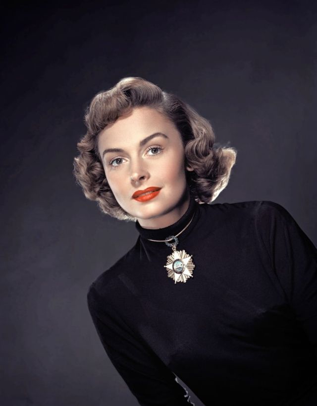 Donna Reed: The Epitome of Grace and Warmth in Hollywood's Golden Age