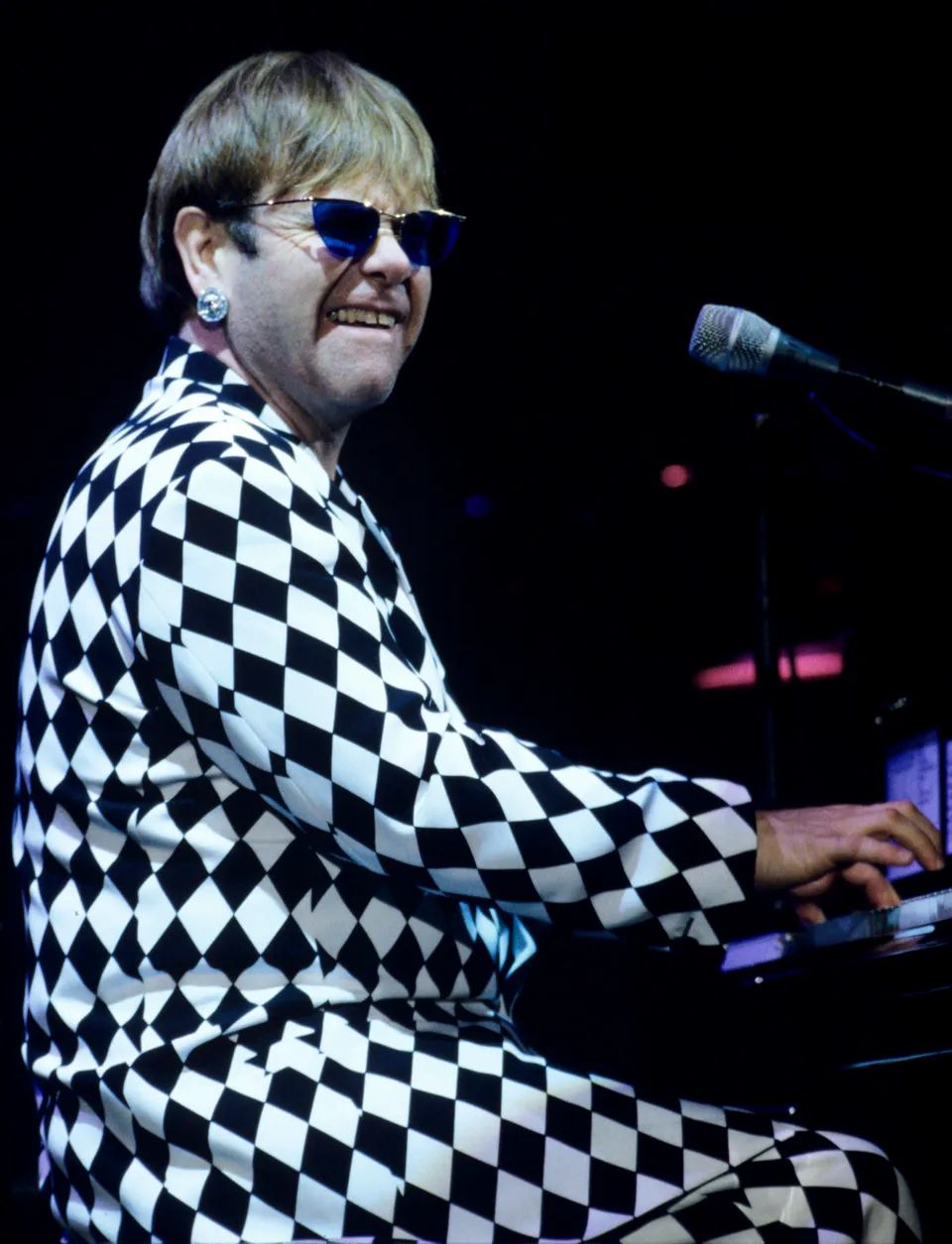 Elton John performs in support of his Made in England release at Shoreline Amphitheatre, 1995