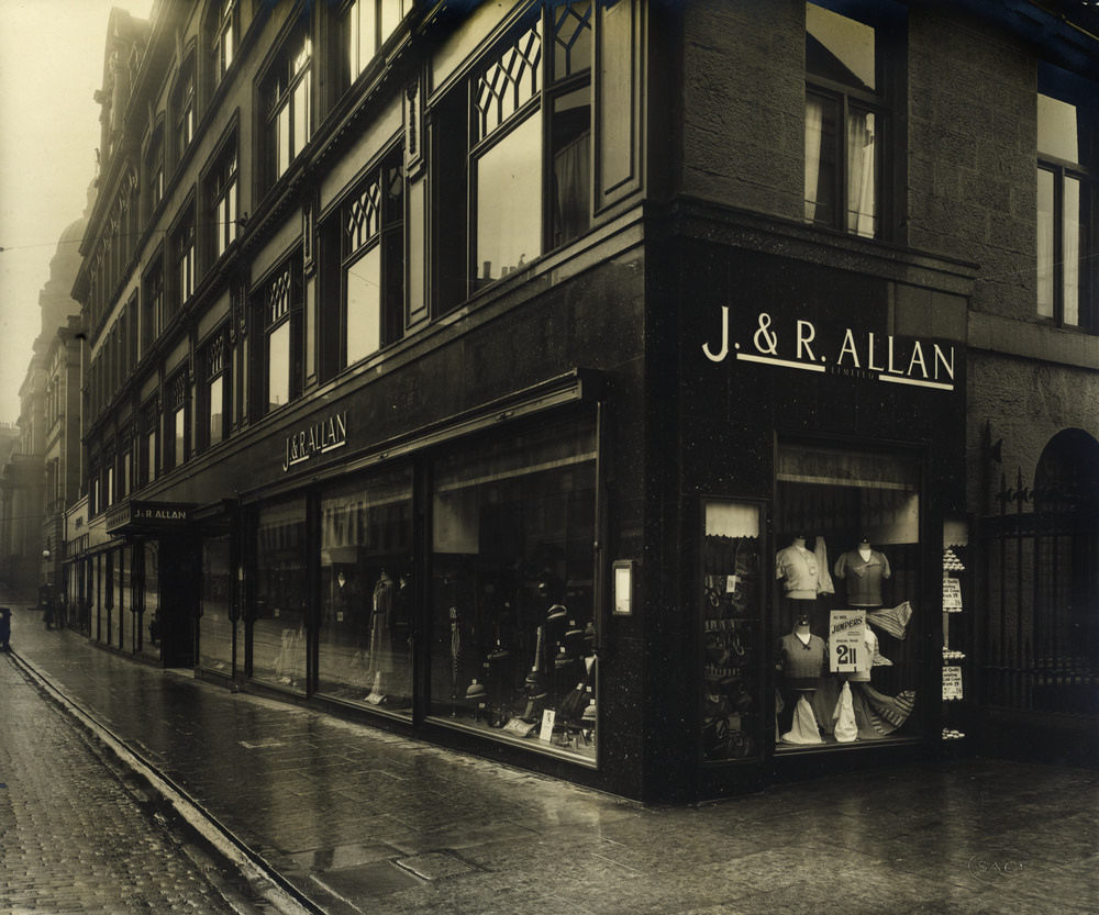 J & R Allan Ltd store on South Bridge, Edinburgh, 1930s