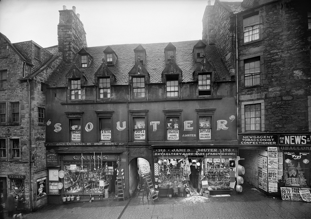 James Souter’s shop in the Canongate, Edinburgh, Scotland in 1935