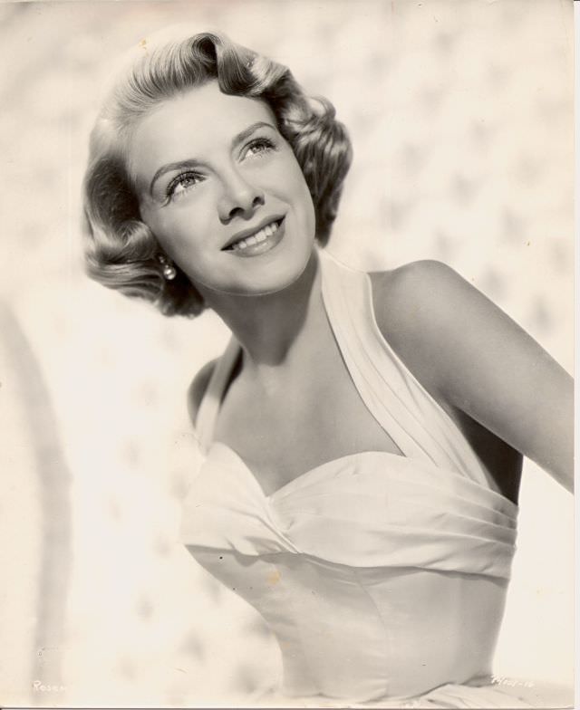 Rosemary Clooney: The Silken Voice of an Era and Her Journey Through Stardom