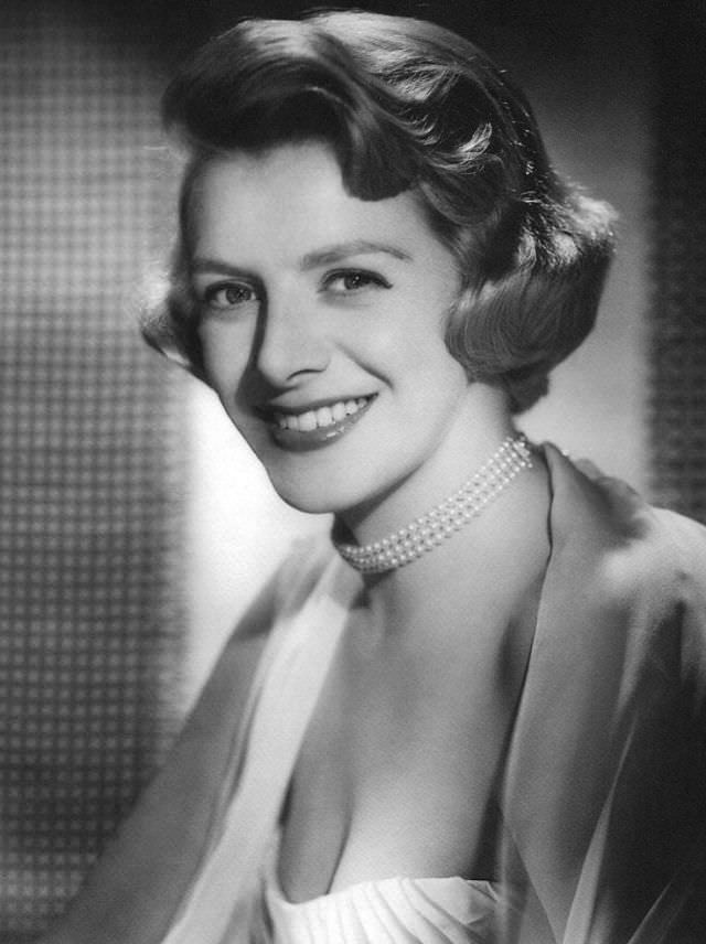 Rosemary Clooney: The Silken Voice of an Era and Her Journey Through Stardom