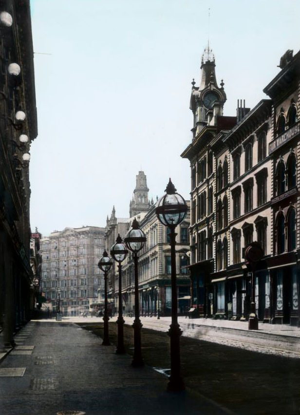 Montgomery viewing to Market, Palace Hotel at end of the Street, circa 1880