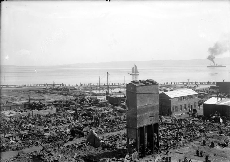 General view of the waterfront, 1906