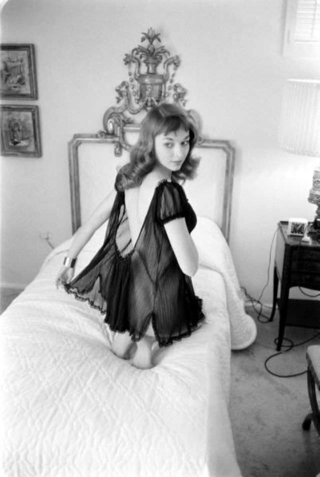 Vikki Dougan Made The Best Exits: Stunning and Provocative Style That Popularized the Backless Dress