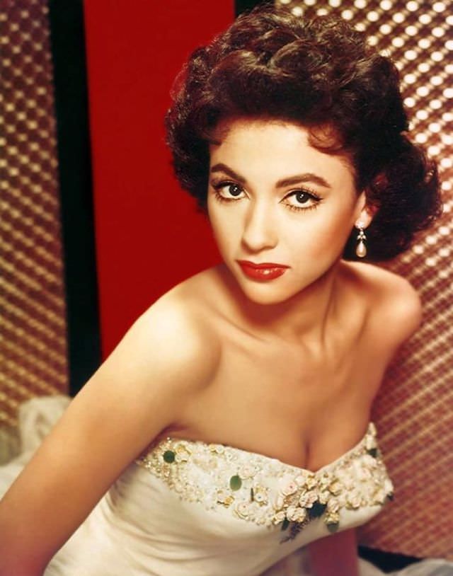 The Unstoppable Rise of Young Rita Moreno: A Glimpse into the Early Life of an EGOT Legend