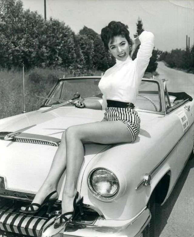 The Unstoppable Rise of Young Rita Moreno: A Glimpse into the Early Life of an EGOT Legend
