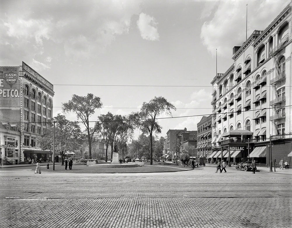 Alexander Macomb monument, Washington Boulevard Park. Adolph Weinman's statue of the War of 1812 hero, flanked by the Lincoln and Cadillac hotels, Detroit, 1909